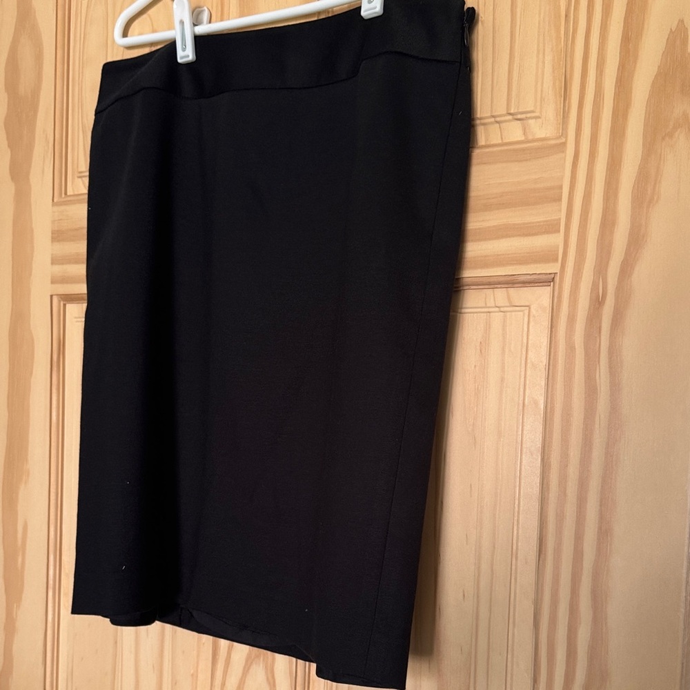 LOFT Classic Black Pencil Skirt